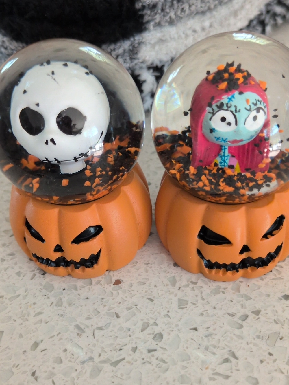 DISNEY 2 Snow Globe Halloween Jack And Sally  Shakem Up Bundle